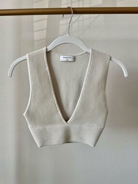 ARITZIA Babaton Sculpt Knit Deep V Tank